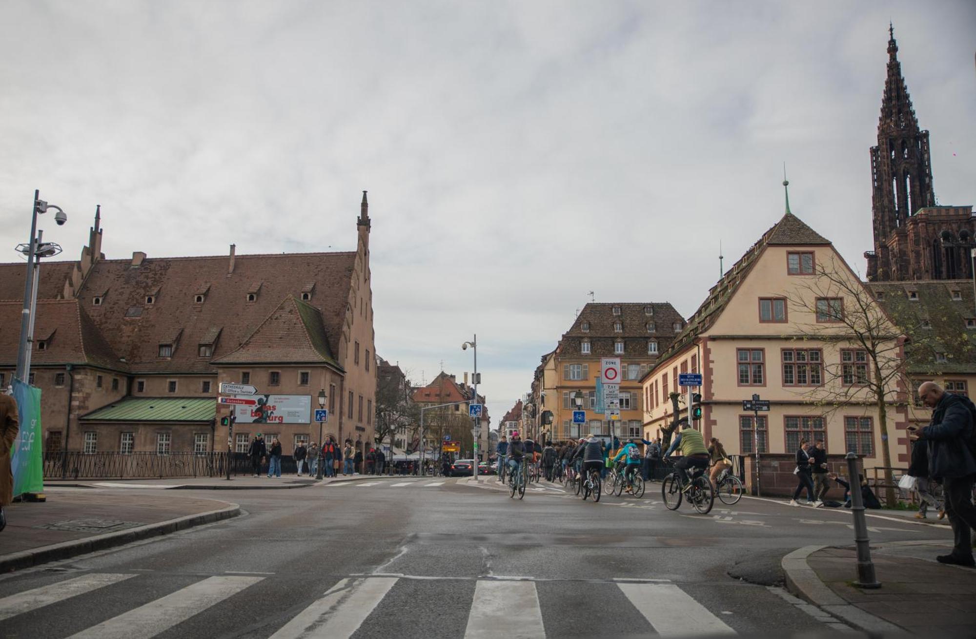 Appartement Moderne Au Centre Ville Strasbourg Luaran gambar