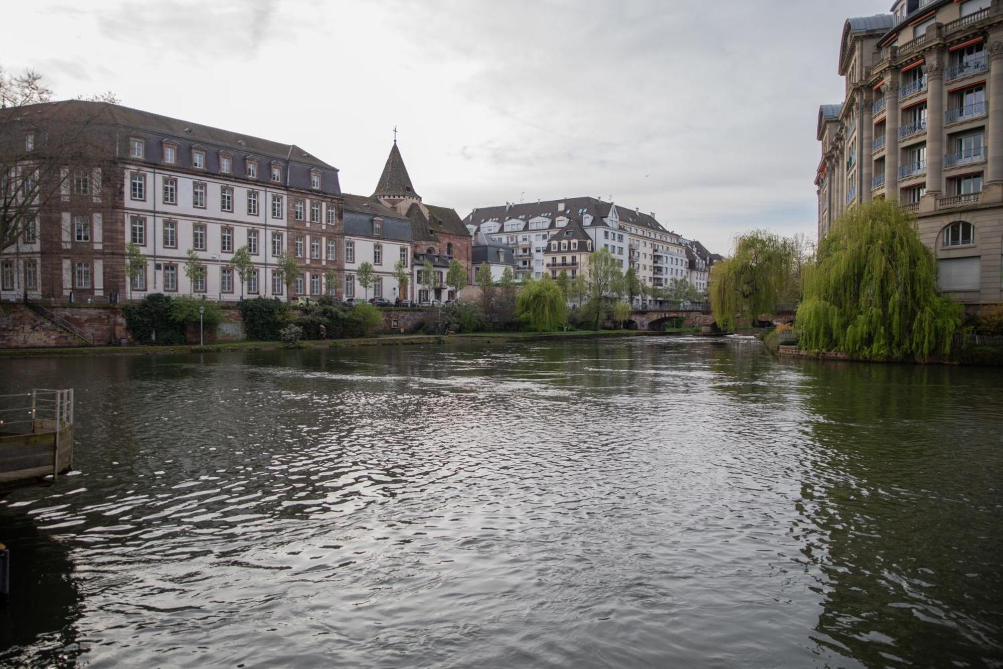 Appartement Moderne Au Centre Ville Strasbourg Luaran gambar