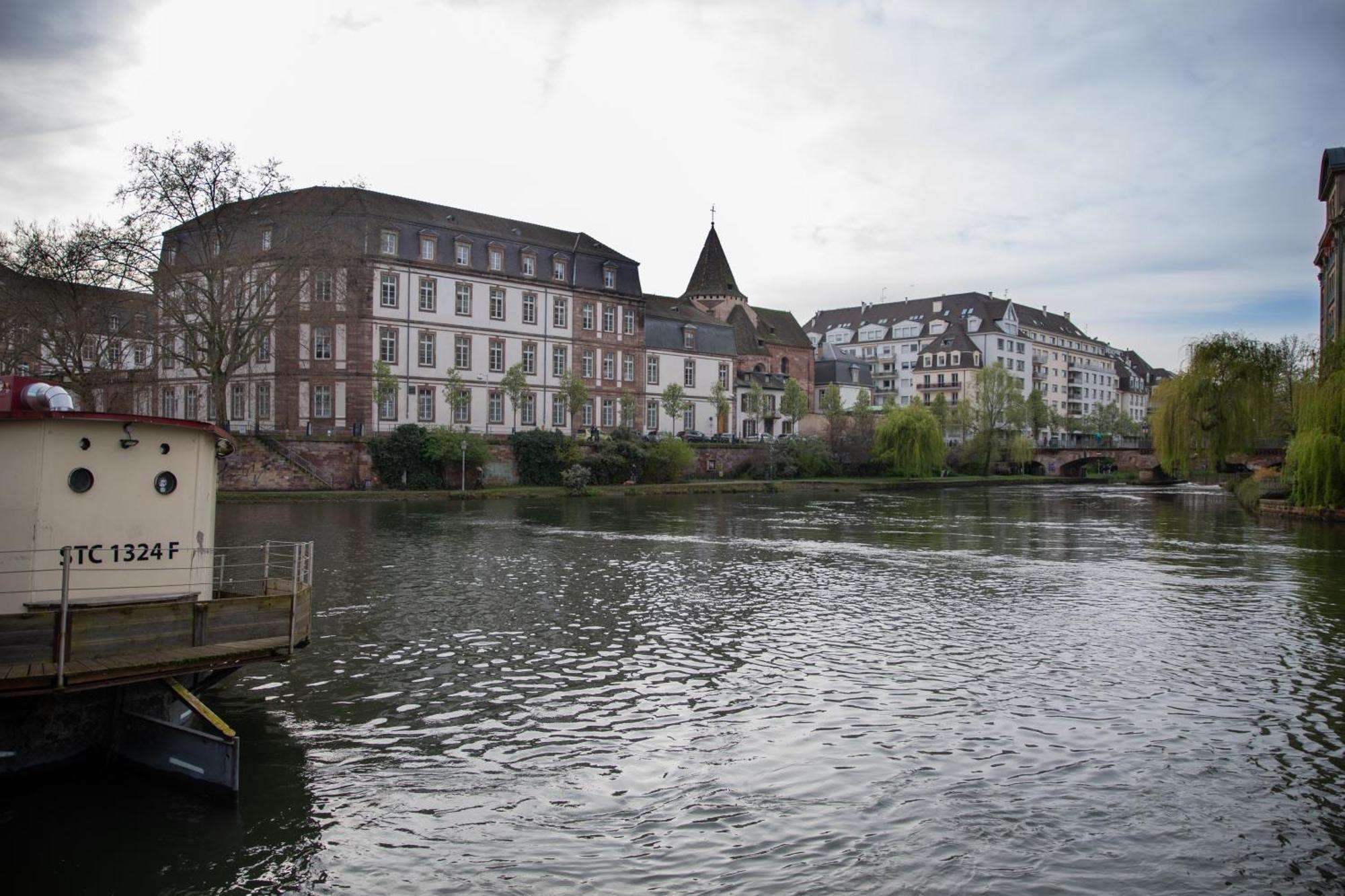 Appartement Moderne Au Centre Ville Strasbourg Luaran gambar